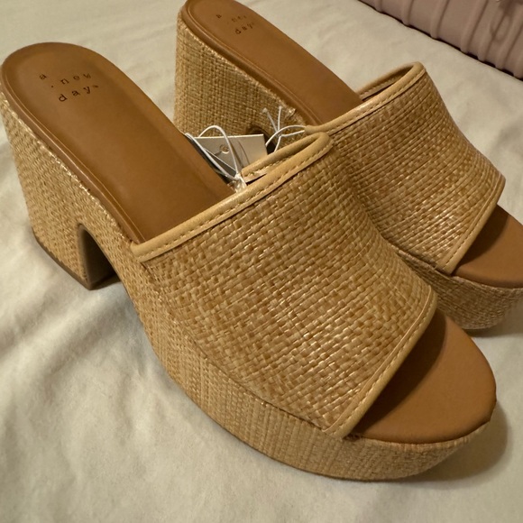 Sandals bundle - Picture 3 of 5